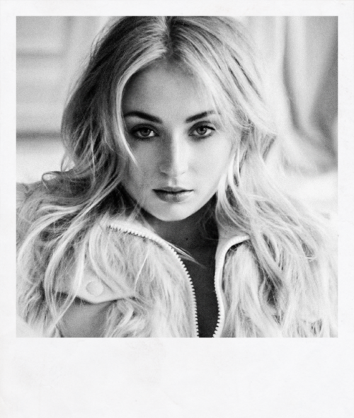 anthenia:Sophie Turner for Marie Claire UK.