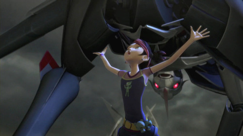 sunstreakerlovethyself:  knockoutsnetflixaccount:  WERE GOING THROUGH THIS PERSONS TFP SCREENSHOTS AND THIS IS IN THERE AND I CANT BREATHE IT LOOKS LIKE HES ABOUT TO LAY AN EGG ON HER  the fuck