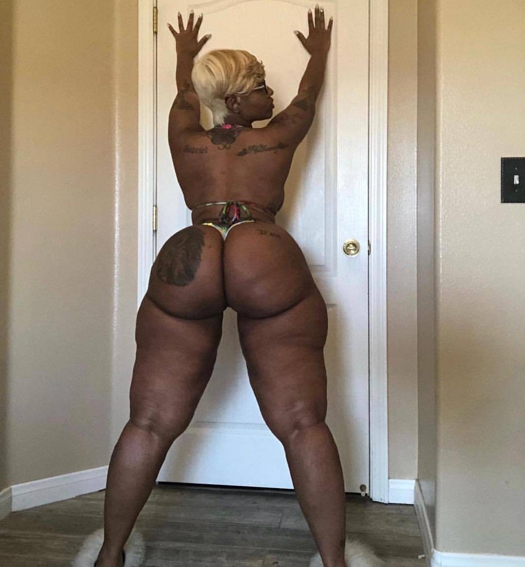 thequeencherokeedass:  Join my www.onlyfans.com/cherokeedass to enter win date contest
