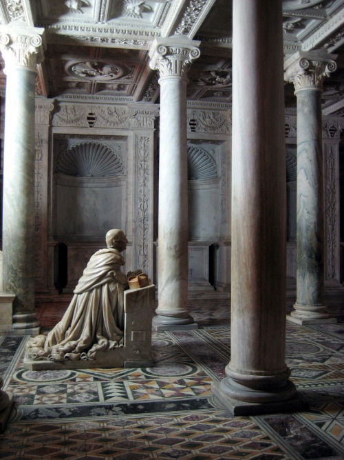 thesixthduke:  This is incredible. kiishimu:  Tommaso Malvito, Statue of Cardinal Oliviero Carafa at Prayer (1497-1508) @Cappella del Succorpo, Duomo di Santa Maria Assunta, Naples.  