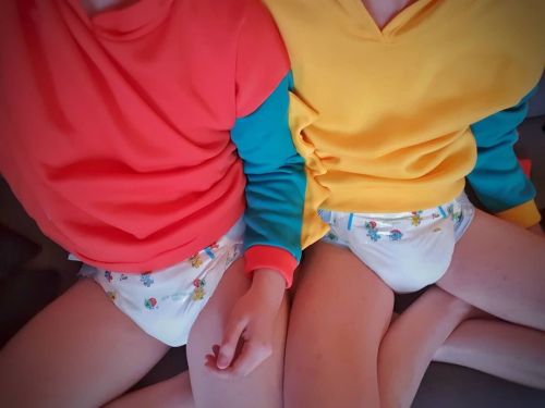 pitit-loup: ~ Dino mood ~ The dino hoodies and the ABU superdrykid diaper are available on @diapermi