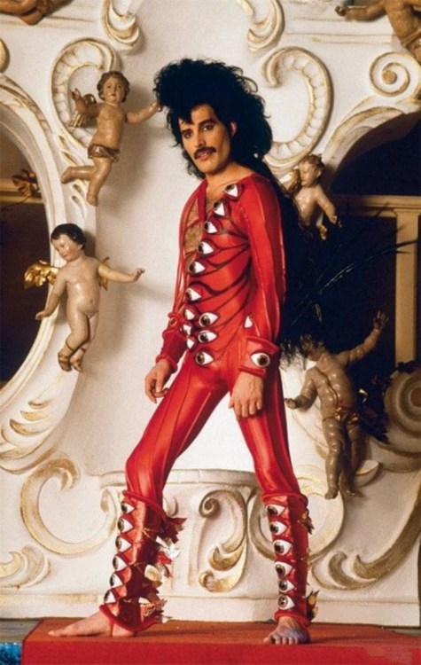 Porn totalement70:  Freddie Mercury, 1970’s. photos