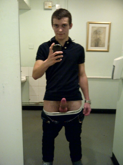 collegecock:  str8friendsexposed1:  Eddie, Str8friendsexposed**   love this guy 
