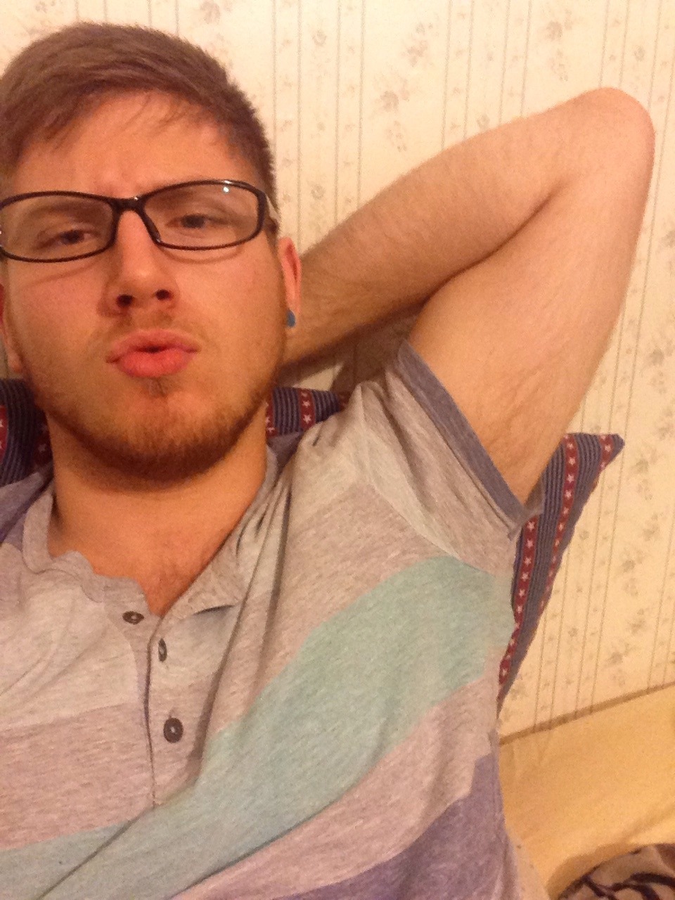sir-nicks-a-lot:Homework killing my head, but not my looks