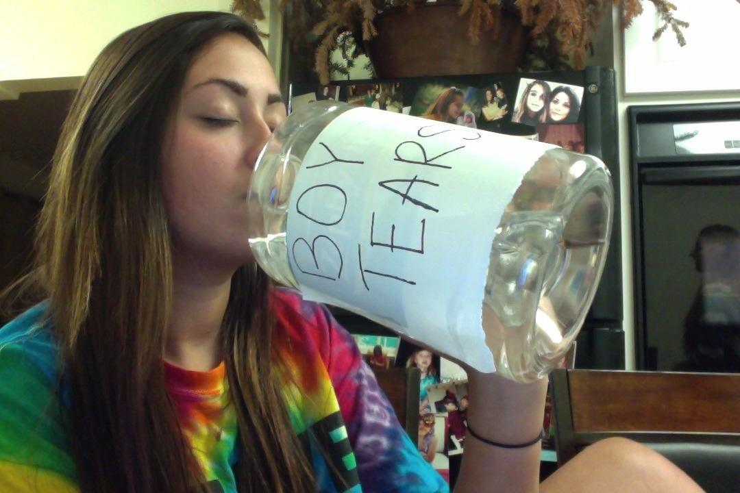 fuckyeahfeminists:  funkylesbian:  fueling up   wow that’s a lot of sadness right