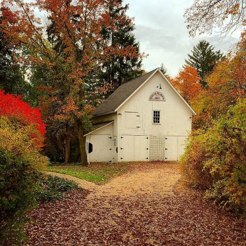 bookofoctober:Farmington, MI. Photo bychrisbdom