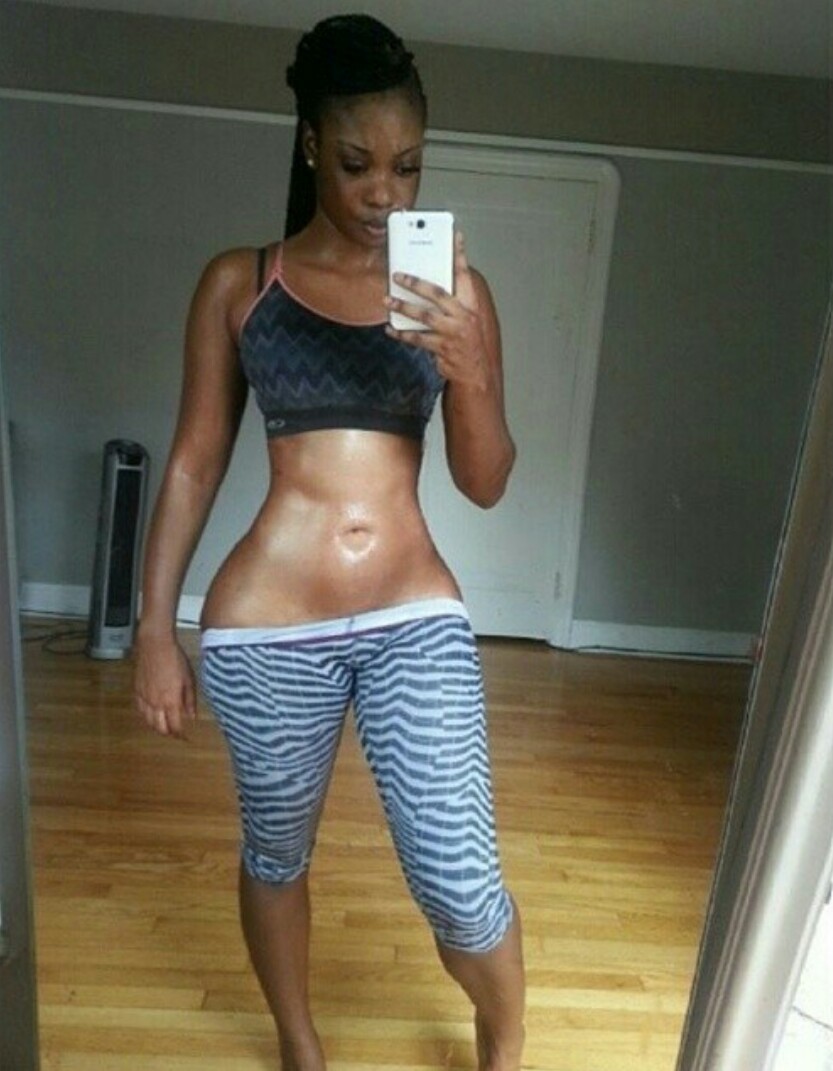 xxxhobbyist:  enemywitbenefits:  everydayphotos77:  Fit Chick   Mmmmmmmmmm!  FOLLOW