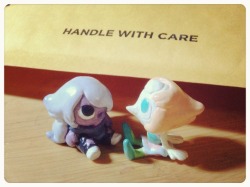 gracekraft:  Almost time for these two to part ways, hopefully not for long~ I hope the mail system will be gentle with Pearl. 