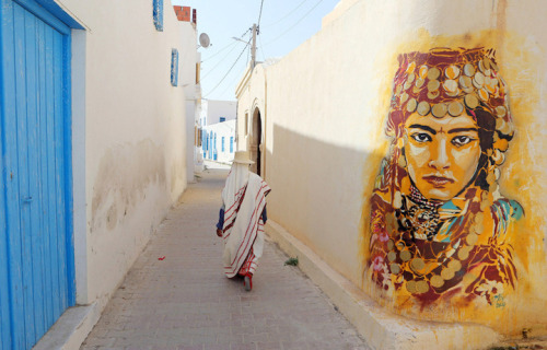 jedavu:150 Street Artists Decorate Old Tunisian Village with Spectacular MuralsPhotos by Mohamed Mes