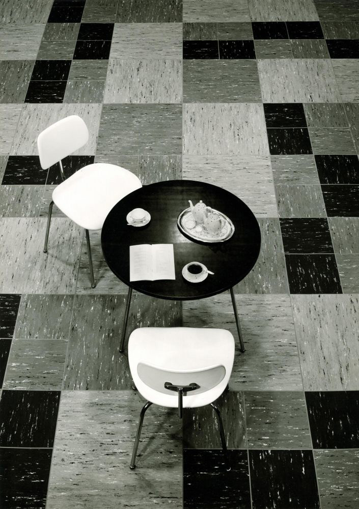 Karl Hugo Schmölz, interior design, 1950s. Germany. Gelatin silver print. Van Ham