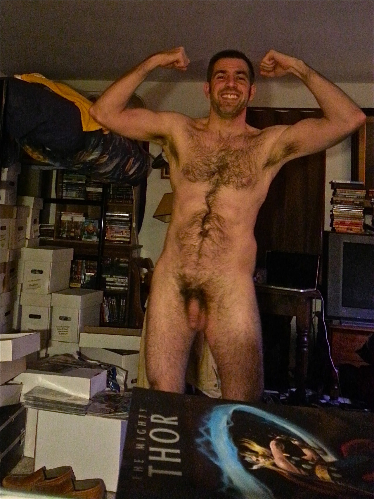 hornyedward:  wiscthor makes me horny