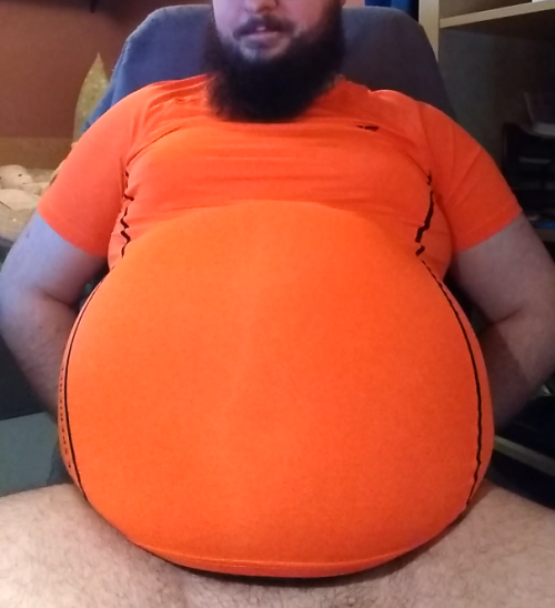 fatlazypanda:  Looks like progress has been made. Tell you what, I don’t miss the big beard, short one is more my style, shows more roundness