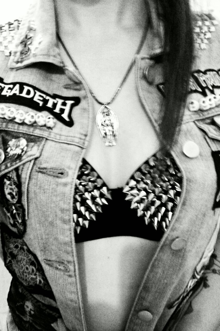 thrashmaiden:  Here is a photo of my bra. I made it black and white which makes it