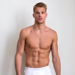 itsjxsh:Matthew Noszka -  📷 morning