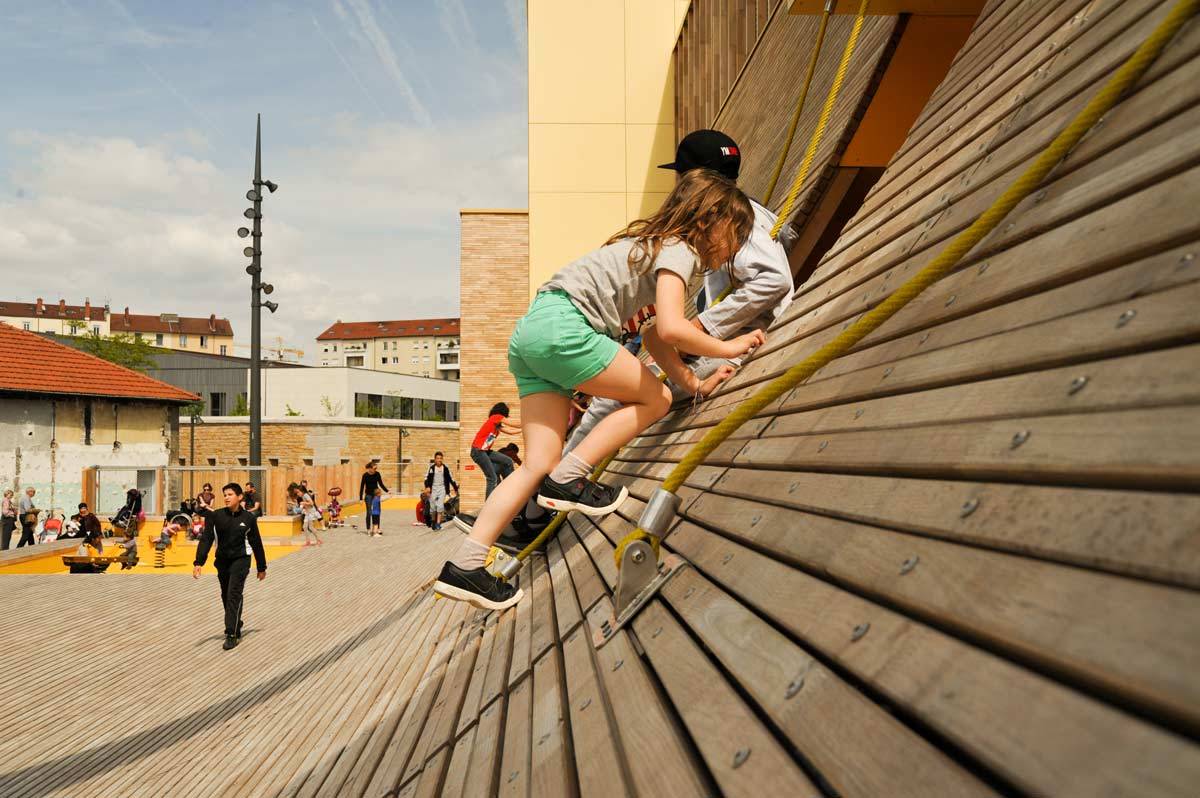 archatlas:    The Rampart Wave BASE Landscape Architecture In the heart of Lyon,