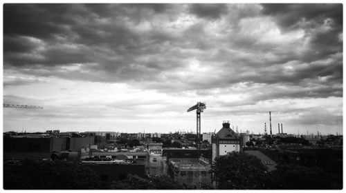 Heavy clouds. . . . #clouds #heavyclouds #blackandwhite #blackandwhitephoto #blackandwhitephotograph