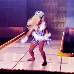 pearlcollective:  what i think i look like when doing a deathdrop: what i actually look like: 