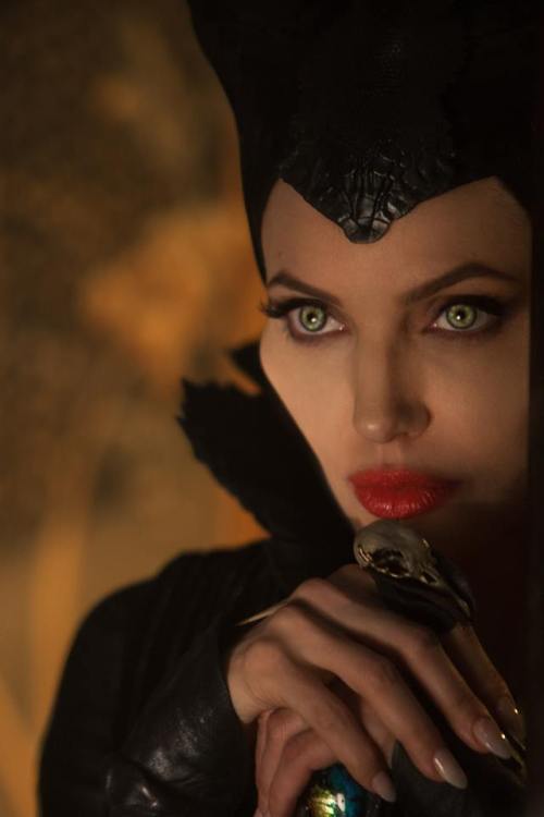 labellefabuleuse: Angelina Jolie in “Maleficent”