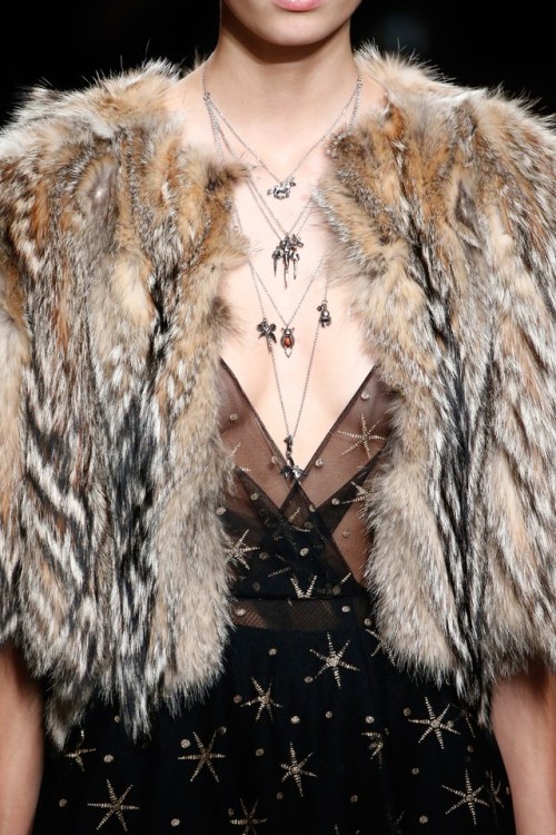 les-details: Valentino Fall 2016 RTW Details