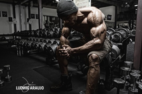 xtremotivation:  Submission! || Video of the month  || Buy Gym Apparel | iG: @eXtreMotivation