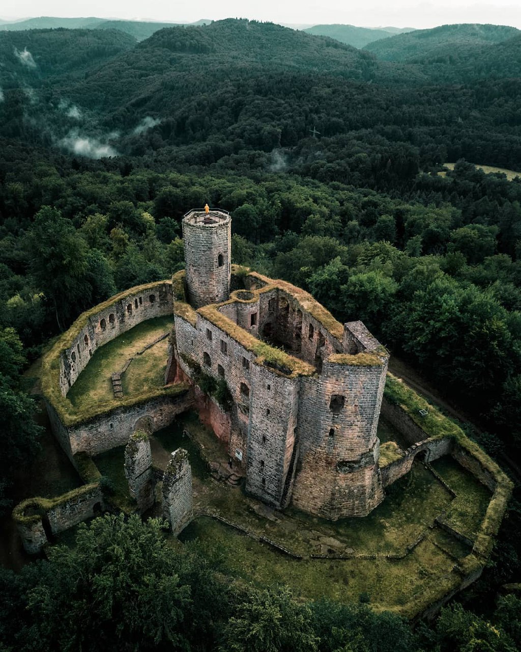 medieval-woman:   Rheinland-Pfalz, Germany by  giuliogroebert   