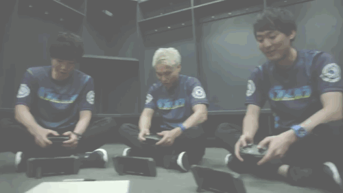 iheartnintendomucho:  Nintendo Switch in action. 