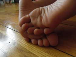 rhoda-cute-girl8:  Wife feet fetish and foot