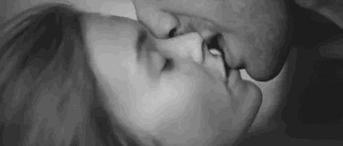amhelenromance:  and we love where the “lower kiss” leads… How was your last kiss? 💋💕