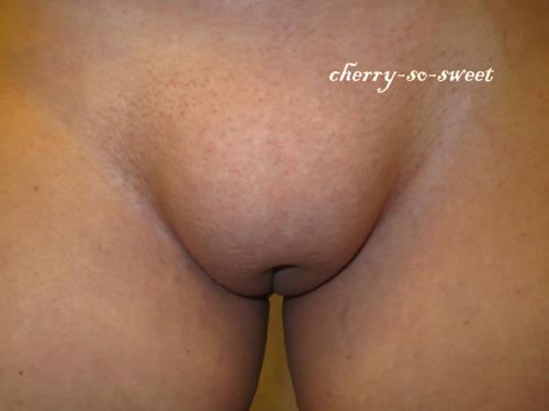 meatgod:cherry-so-sweet:Since you guys are craving some more fat pussy pics <3  Just brilliant, meatGod approved