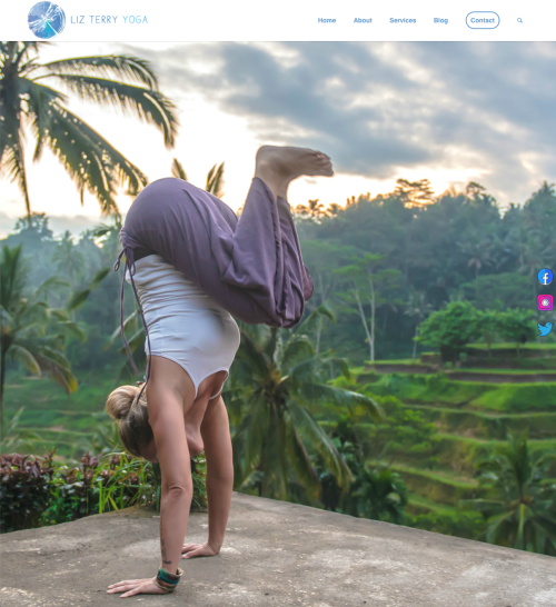 (via Liz Terry Yoga | Derek Mason 
 || Curated with love by yogadaily)       #pressup#adhomukhavrksasana#handstand#bali#yoga#yogi#yogini#inspiration#inspire#inspirational#yogainspiration#fitblr#manifest#manifesting#yogaaesthetic#yogadaily#outdoor#outdooryoga