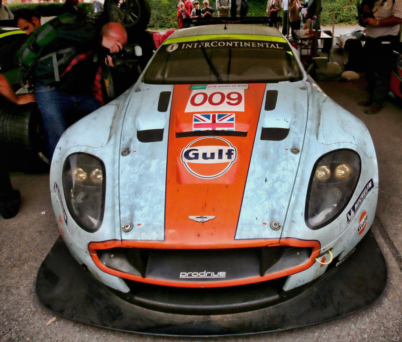 peibolforjador:  Aston Martin DBR9…….jodidamente impresionante. 