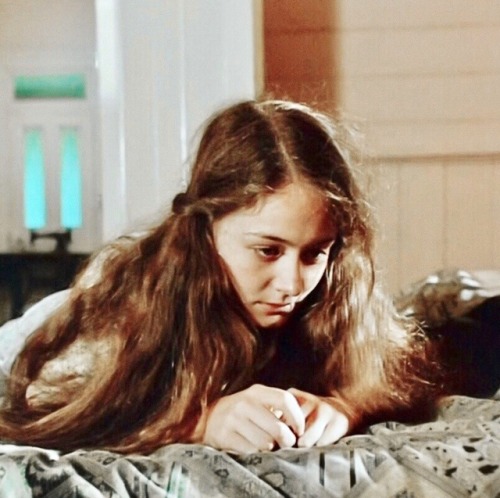 Miranda Otto as Emma Grange in Emma’s War (1986)