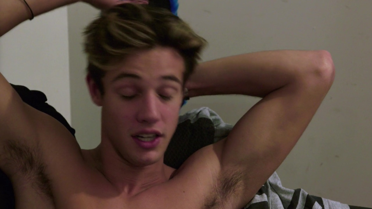 auscap:Cameron Dallas - Chasing Cameron