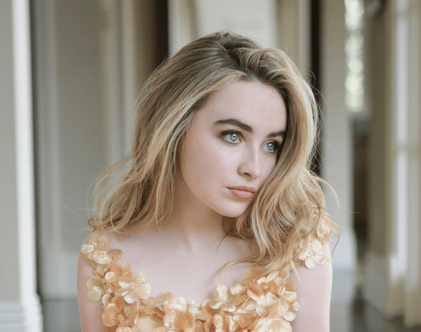 pretty-babez:  Sabrina Carpenter http://goo.gl/nXMXpg 