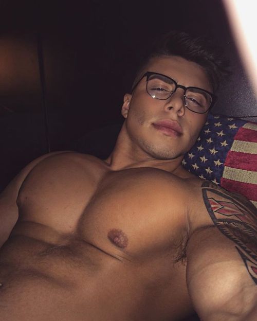 muscleryb:  Nickoles Alexander  