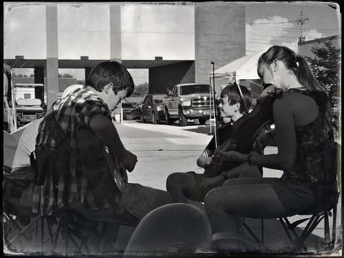 <p>This is what it’s all about my friends - I keep telling you… These kids have already competed (and very well, I might add) and now they’re just just hanging out jamming, teaching each other new tunes. Carry on. #fiddle #fiddlecontest #twinlakes  (at Twin Lakes National Fiddler Championship)</p>