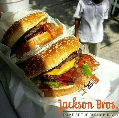 anunexplainablediva:  gregwuzhere:  molothoo:  These heart attacks look good asf tbh  The Luther burger!  YO WHERE IS THIS LOCATED??  @anunexplainablediva Miami
