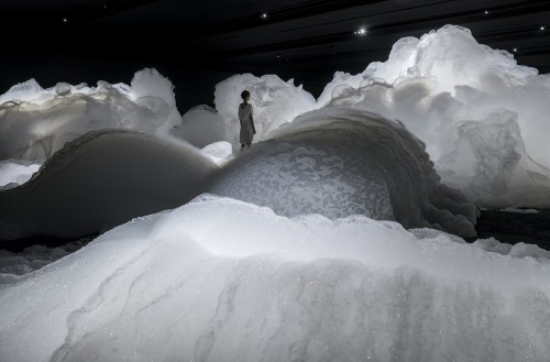 myampgoesto11:Kohei Nawa: Foam, 2013Small bubbles (cells) continue to form on the surface of a gentl