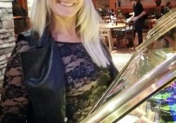 latterdaydelilah:  Getting lots of attention at dinner.I’ve never had such an easy time getting refills in my life. This sexy mormon girl is still hot two decades after I married her. She’s very daring and so sexy. 