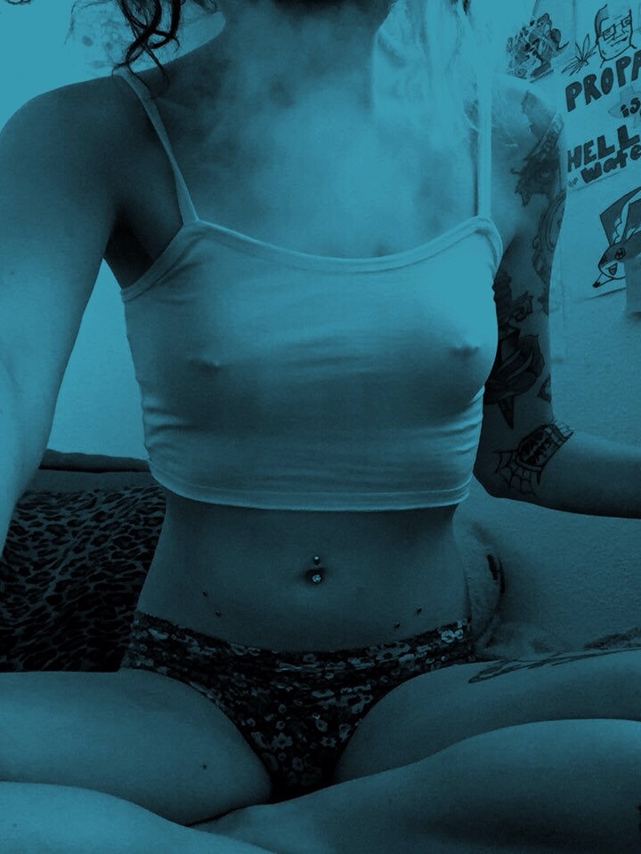 Braless Babes - #NoBraRevolution