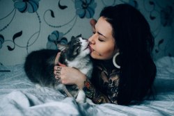 Atroposmoon:  Kitty Kisses 