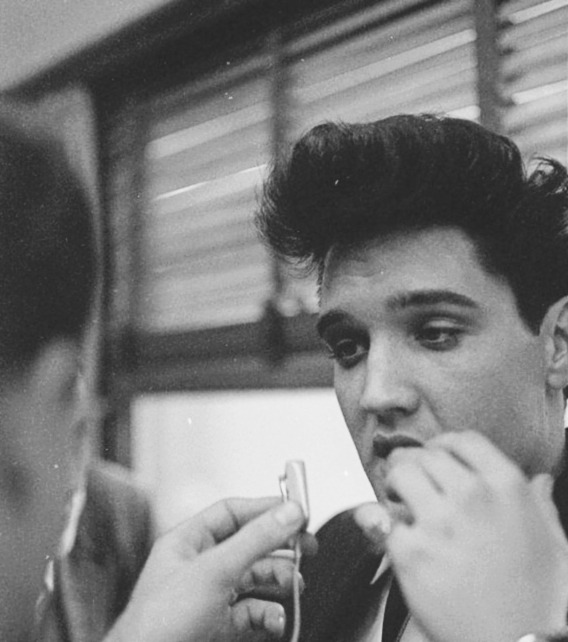 heartburnmotel:  Elvis being interviewed as he arrives in California to film G.I.