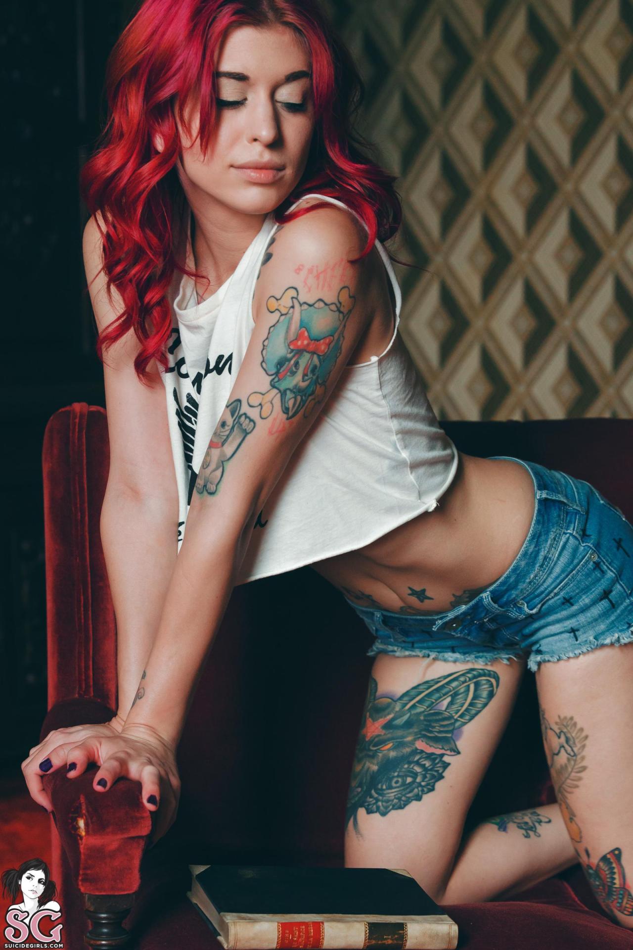 suicidegirlsalbum:  Casanova Suicide - Secrets of Seduction: 49 images¡See and download