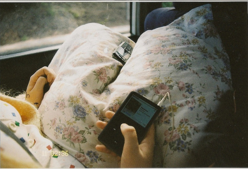 lostteardrops:  untitled by flours// on Flickr. 