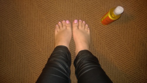 goddess-elizabeth:  goddess-elizabeths-property:  I was honored to worship Goddess Elizabeth’s feet last night.  Thank you, Goddess Elizabeth.  My name is Goddess Elizabeth. I am a lifestyle and pro domme. My kik - passivelove101 … My time is precious