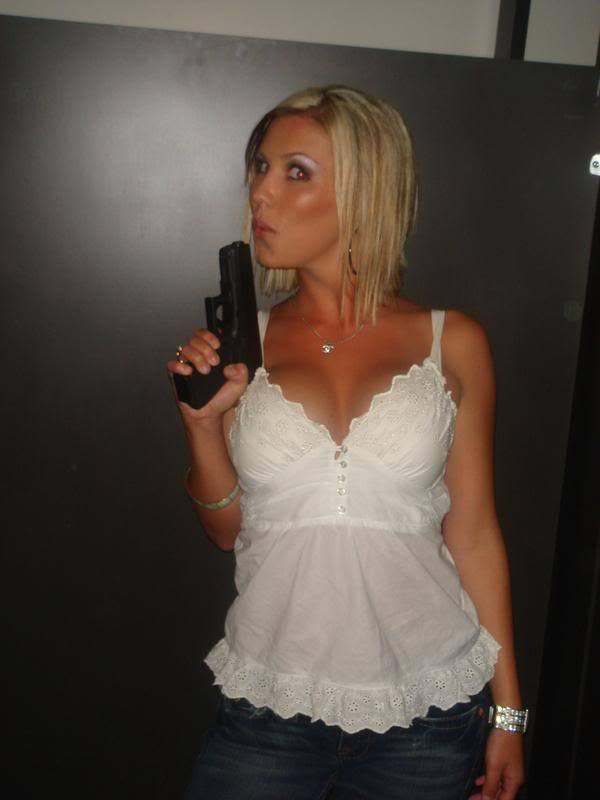 sexygungirls:  Female?  18+?  Sexy?  Have a pic of yourself with a gun? Submit