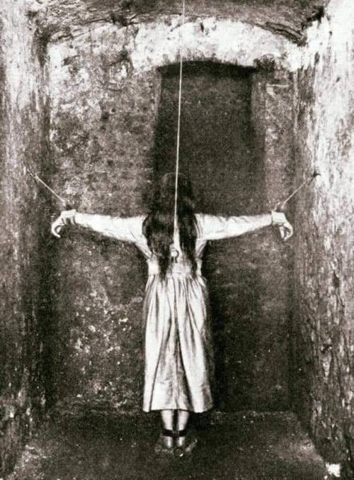 Forced standing was a form of treatment for some patients in 19th century mental