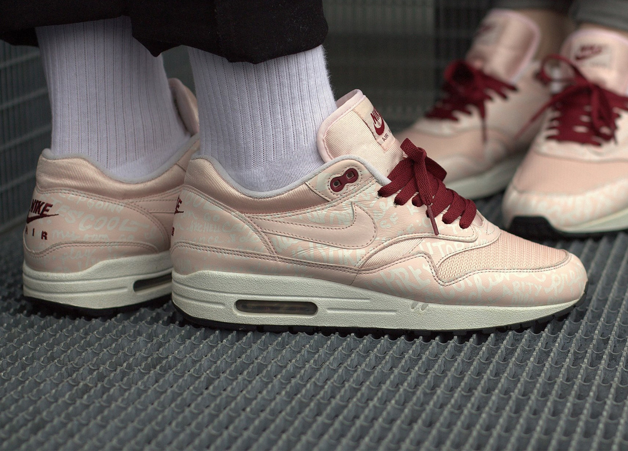 air max 1 powerwall pink