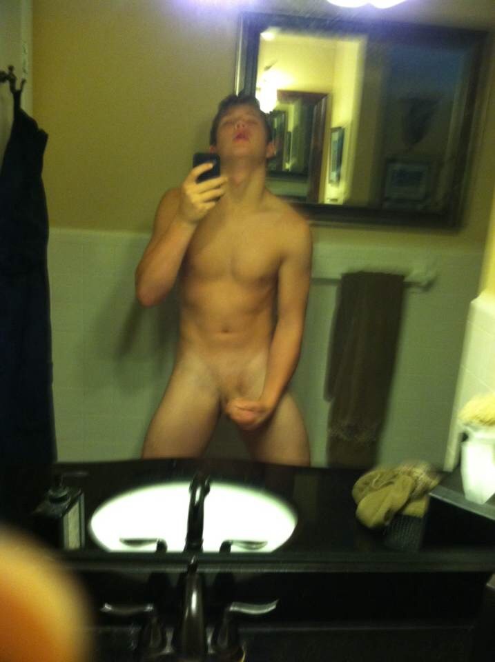 slutykikslave:  i-lads:  Straight teen lad’s filthy selfie pics  Follow slutykikslave