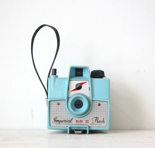 etsygoodies:  (via Vintage Aqua Blue Imperial Mark XII Camera by GallymoggerShoppe) 